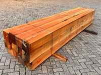 Ca. 12x douglas balken fijnbezaagd, 200x200mm, lengte 400cm - afbeelding 2 van  3