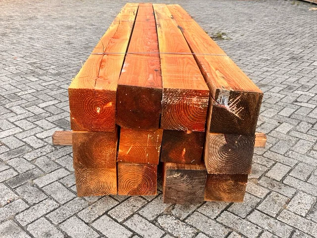Ca. 12x douglas balken fijnbezaagd, 200x200mm, lengte 400cm - afbeelding 3 van  3