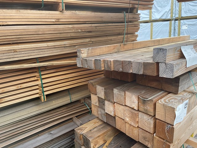 Ca. 12x douglas balken geschaafd, 90x90mm, lengte 250cm - afbeelding 3 van  3