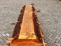 Ca. 12x douglas stam gezaagd, 52x750mm, lengte 250cm