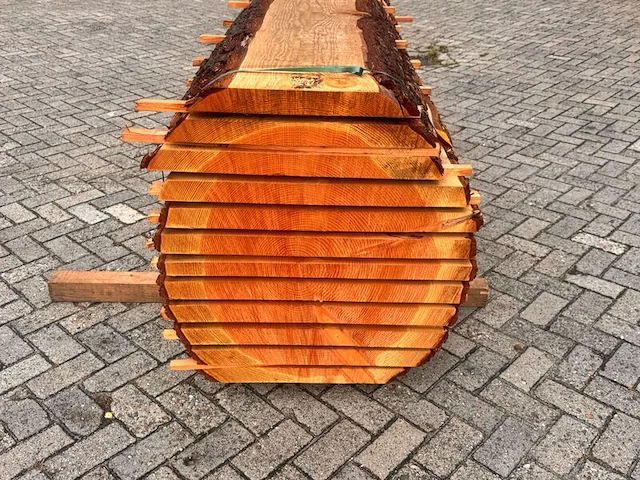 Ca. 12x douglas stam gezaagd, 52x750mm, lengte 250cm - afbeelding 3 van  3