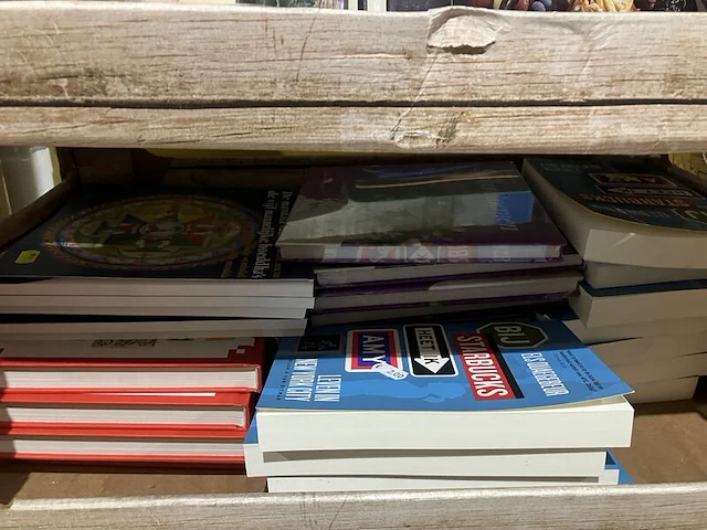 Ca. 12x dozen boeken - afbeelding 2 van  13