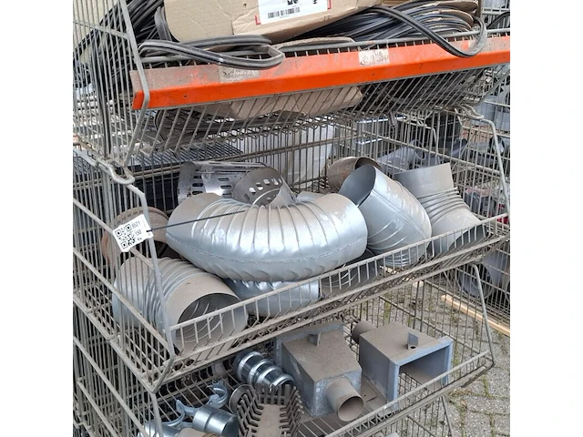 Ca. 12x draadmand met divers materiaal - afbeelding 15 van  24