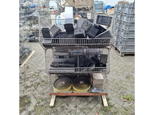 Ca. 12x draadmand met divers materiaal - afbeelding 12 van  24