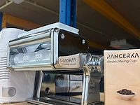 Ca. 12x keukenapparatuur w.o. elektrische kookplaat, w.o. tomado, pancerka, safecourt - afbeelding 3 van  12