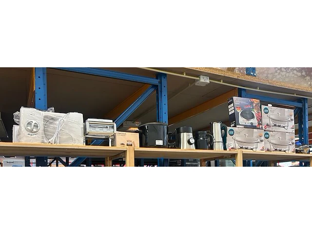 Ca. 12x keukenapparatuur w.o. elektrische kookplaat, w.o. tomado, pancerka, safecourt - afbeelding 1 van  12