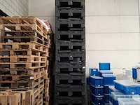 Ca. 12x kunststof transport kist