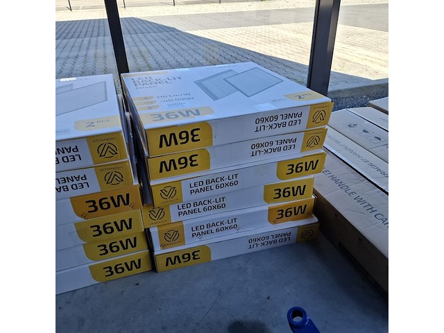 Ca. 12x led paneel 60x60 back-lit premium 36w 6000k, varnalux - afbeelding 3 van  3