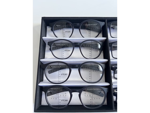Ca. 12x optische monturen, tom davies, in luxe draagtas - afbeelding 9 van  13