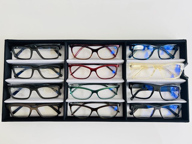 Ca. 12x optische monturen, tom davies, in luxe opbergdoos/displaytray - afbeelding 1 van  13