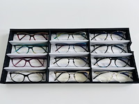 Ca. 12x optische monturen, tom davies, in luxe opbergdoos/displaytray