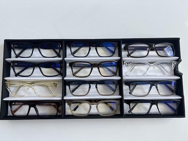 Ca. 12x optische monturen, tom davies, in luxe opbergdoos/displaytray - afbeelding 1 van  18