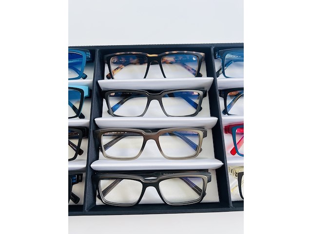 Ca. 12x optische monturen, tom davies, in luxe opbergdoos/displaytray - afbeelding 12 van  17