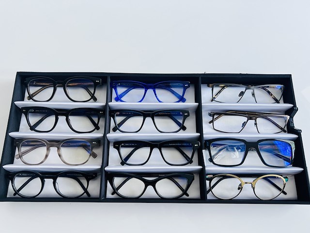 Ca. 12x optische monturen, tom davies, in luxe opbergdoos/displaytray - afbeelding 1 van  16
