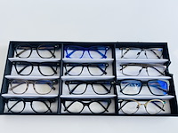 Ca. 12x optische monturen, tom davies, in luxe opbergdoos/displaytray