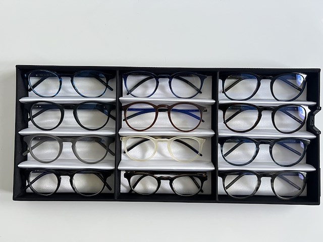 Ca. 12x optische monturen, tom davies, in luxe opbergdoos/displaytray - afbeelding 1 van  17