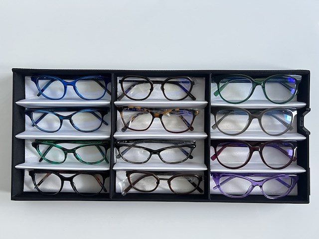 Ca. 12x optische monturen, tom davies, in luxe opbergdoos/displaytray - afbeelding 1 van  16