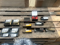 Ca. 12x racefiets onderdelen w.o. trapassen en cassettes, w.o. bontrager, miche - afbeelding 1 van  8