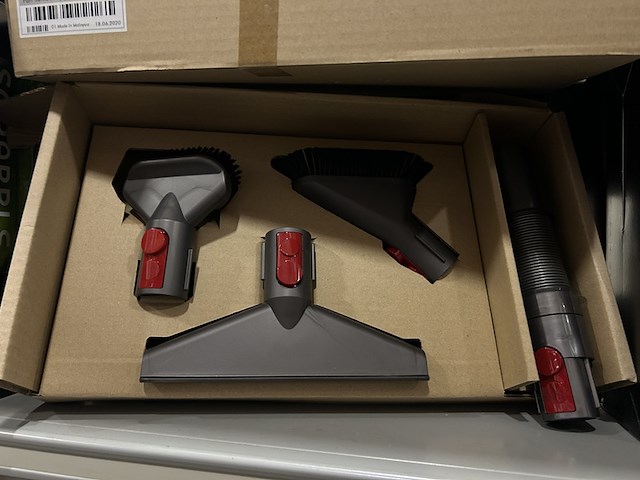 Ca. 12x schoonmaakartikelen dyson - afbeelding 2 van  6