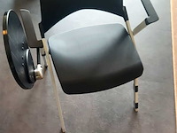 Ca. 12x stoelen met schrijfblad op de leuning, zwart - afbeelding 2 van  3