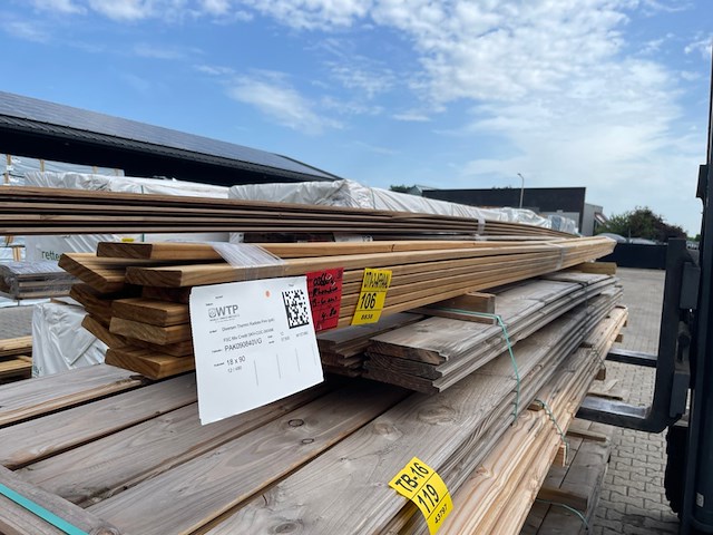 Ca. 12x thermo radiata pine planken geschaafd, 18x90mm, lengte 480cm - afbeelding 2 van  3