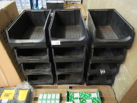 Ca. 12x voorraad/grijpbakken kunstof stapelbakken - afbeelding 1 van  2