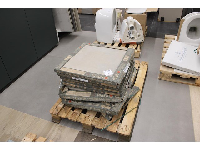 Ca. 13 m2 vloertegels met afmeting 60 x 60 cm. - afbeelding 1 van  2