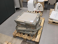 Ca. 13 m2 vloertegels met afmeting 60 x 60 cm. - afbeelding 1 van  2