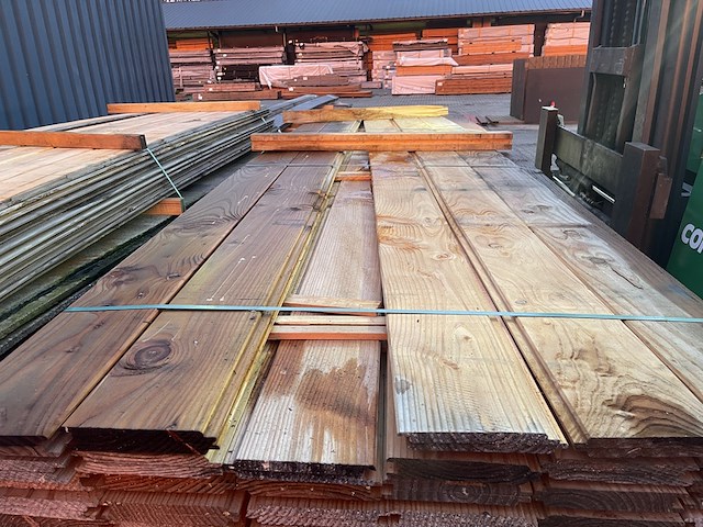 Ca. 130x douglas wisselsponning/halfhoutsrabat, 16x190mm, lengte 400cm - afbeelding 1 van  3