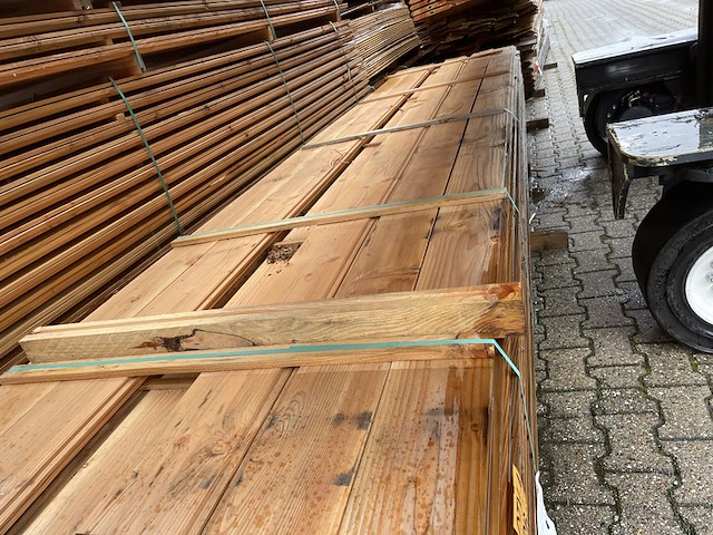 Ca. 130x douglas wisselsponning/halfhoutsrabat, 18x190mm, lengte 500cm - afbeelding 1 van  3