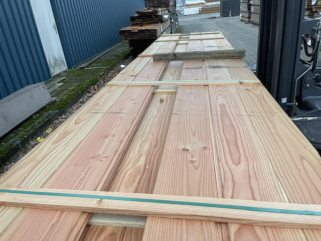 Ca. 130x douglas wisselsponning/halfhoutsrabat, 18x190mm, lengte 500cm - afbeelding 1 van  3