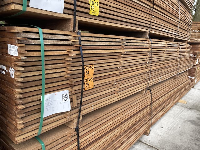 Ca. 130x guyana teak beschoeiingsplanken, 20x100mm, lengte 6/400cm, 124/450cm - afbeelding 4 van  4