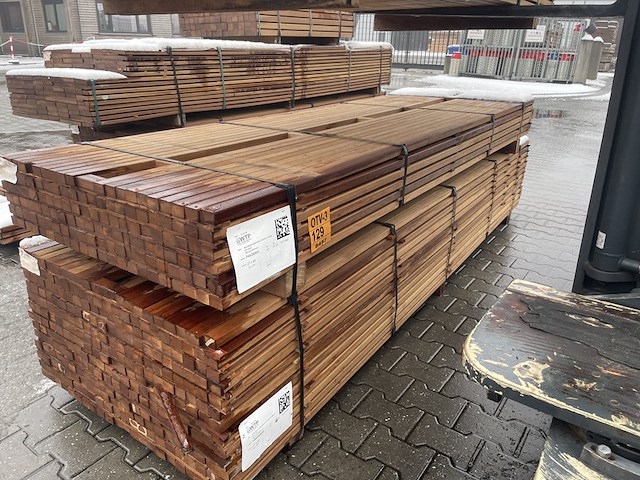 Ca. 130x guyana teak latten geschaafd, 27x40mm, lengte 275cm - afbeelding 2 van  3