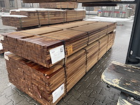 Ca. 130x guyana teak latten geschaafd, 27x40mm, lengte 275cm - afbeelding 2 van  3