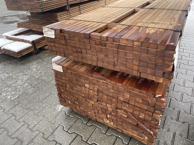 Ca. 130x guyana teak latten geschaafd, 27x40mm, lengte 275cm - afbeelding 3 van  3