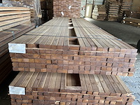 Ca. 130x guyana teak latten geschaafd, 27x40mm, lengte 275cm - afbeelding 3 van  3