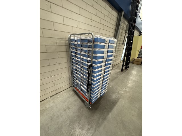 Ca. 130x switch, niveo, ngsme9avb, avb - afbeelding 2 van  8