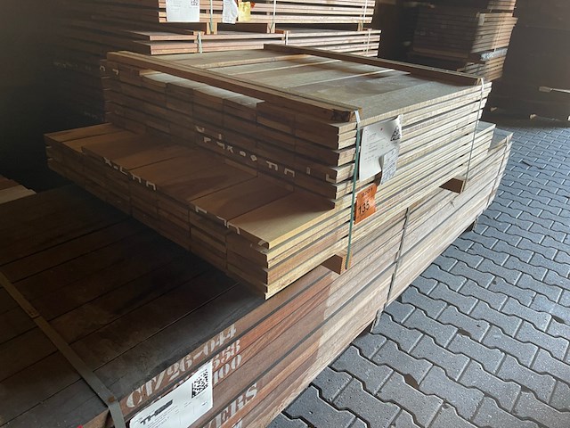 Ca. 132x guyana ipé planken geschaafd country grade, 18x140mm, lengte 78/100cm, 54/150cm - afbeelding 2 van  3