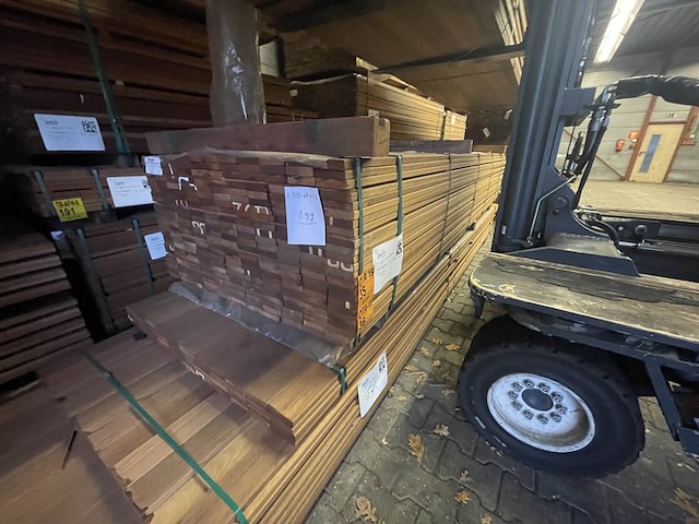 Ca. 132x guyana teak planken geschaafd, 21x90mm, lengte 335cm - afbeelding 2 van  4