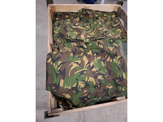 Ca. 1330x rugpanden woodland print - afbeelding 6 van  9