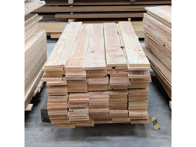 Ca. 133x douglas geschaafd - afbeelding 1 van  7