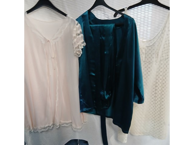 Ca. 133x vrouw, lingerie en nachtkleding - afbeelding 5 van  8