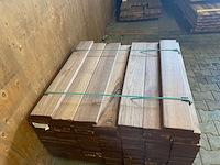 Ca. 134x guyana teak planken geschaafd, 25x145mm, lengte 100cm - afbeelding 1 van  3