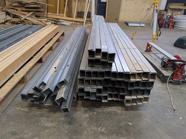 Ca. 134x metal stud / c-profiel - afbeelding 1 van  6