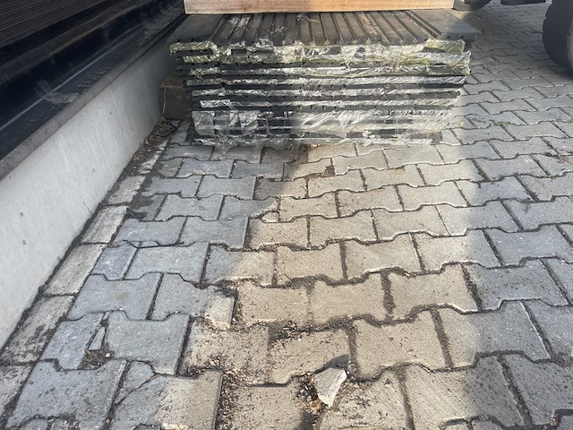 Ca. 135x douglas design- triple- deens profiel zwart gecoat, 22x142mm, lengte 400cm - afbeelding 3 van  3