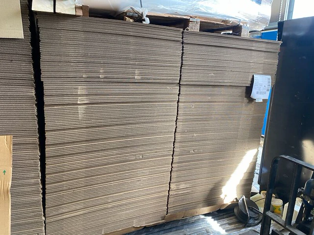 Ca. 135x grote verzenddozen, dubbelgolf, bruin, 100x100x40cm - afbeelding 1 van  4