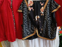 Ca. 135x italiaanse en hongaarse outfits - afbeelding 3 van  12