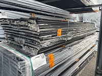 Ca. 135x vuren design profiel zwart gecoat, 22x142mm, lengte 360cm - afbeelding 2 van  3