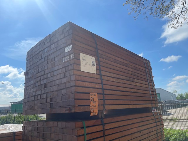 Ca. 136x angelim pedra onderliggers fijnbezaagd, 40x60mm, lengte 190cm - afbeelding 4 van  4