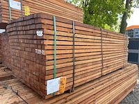 Ca. 136x angelim pedra onderliggers fijnbezaagd, 40x60mm, lengte 280cm - afbeelding 4 van  4